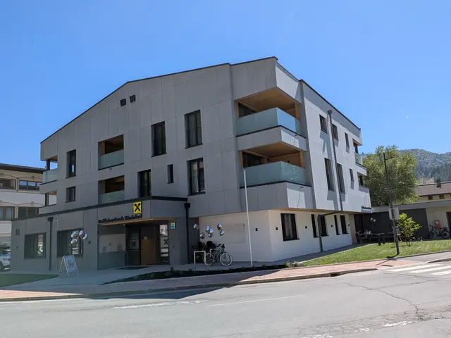 Nach rund eineinhalb Jahren Bauzeit wurde das Raiffeisenhaus Kirchdorf seiner Bestimmung übergeben