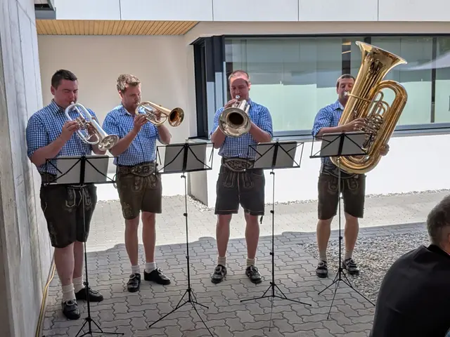 Die Stampfeggler Bläser aus Erpfendorf umrahmten den Festakt musikalisch