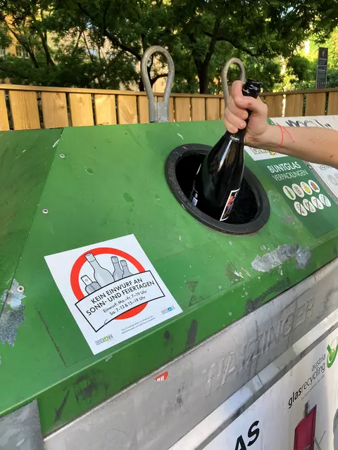 Ortweinplatz bekommt lärmgedämmte Altglascontainer