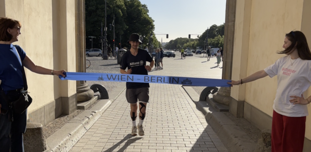 Geschafft! Simon Schön hat seinen Ultramarathon von Wien nach Berlin erfolgreich beendet. | Foto: Schön