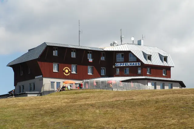 Seit Kurzem gehört das Gerlitzen Gipfelhaus plus das Areal der Bergbahnen Gerlitzen. | Foto: Region Villach Tourismus/Adrian Hipp