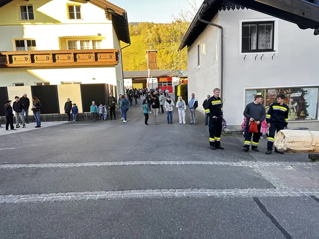 Menschen am Marktplatz.