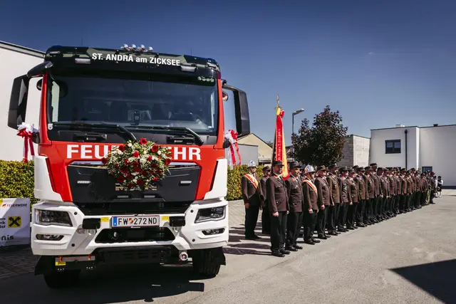 Neues Einsatzfahrzeug der Feuerwehr St. Andrä offiziell gesegnet