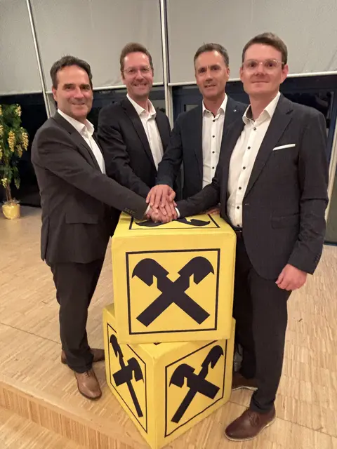 (v.l.n.r.): Vorstandsvorsitzender Mag. (FH) Andreas Wolf, LL.M. (RB TMW) Vorstandsvorsitzender-Stv. Mag. Dr. Mario Plattner (RB TMW) Vorstandsvorsitzender-Stv. Hubert Kuprian (RB TMW) Vorstandsvorsitzender Mag. (FH) Engelbert Fasser (RB E-L-B und designierter Vorstand der RB TMW)