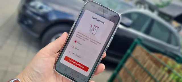 Noch schnell tanken, die MeinBezirk App zeigt die aktuellen Spritpreise in der Umgebung an.  | Foto: Sabrina Moriggl