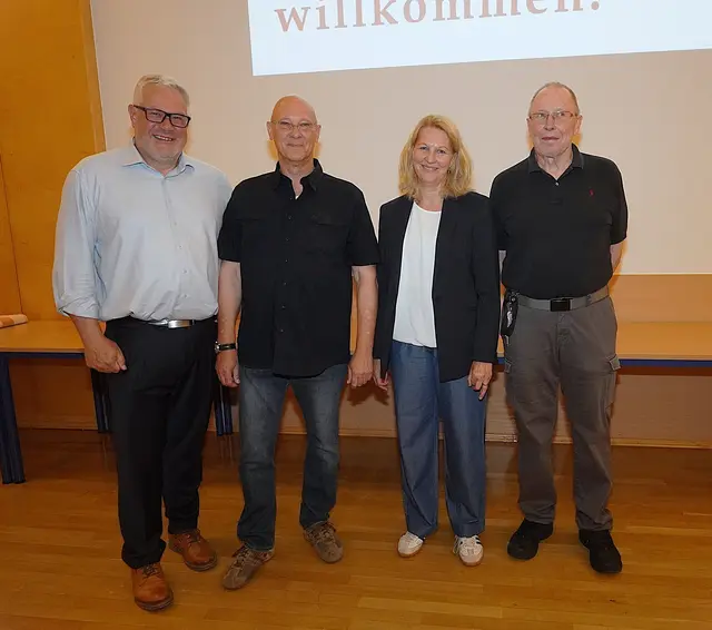 Vizebürgermeister Roland Gogg mit Vortragendem Joe Posch, Museumskuratorin Gaby Jedliczka und Gerhard Trousil vom Museumsverein (v.l.). | Foto: Waltraud Wachmann