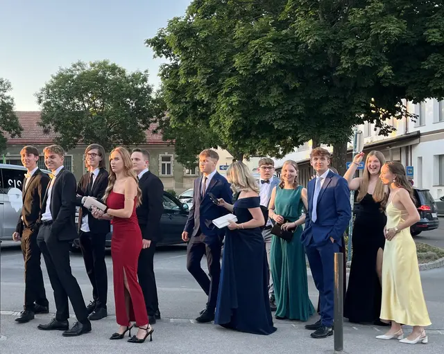 Menschenschlangen vor dem K9. | Foto: Mag. Wilma Langer-Bruckner BEd.