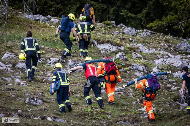Das Equipment musste händisch den Berg hinaufgebracht werden. | Foto: Gerald B.