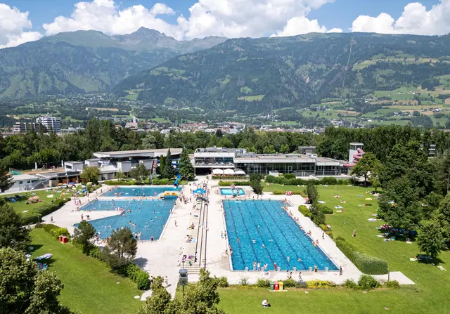 Das Dolomitenbad Lienz startet am 30. Mai 2026 um 9 Uhr in die Sommersaison. | Foto: Stadt Lienz/Markus Mayr
