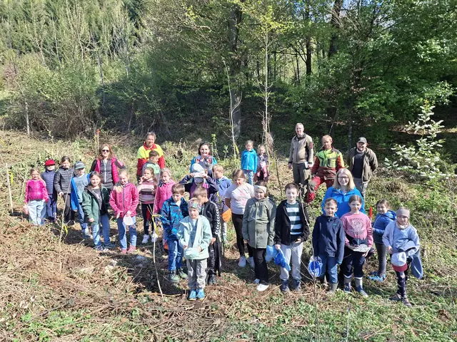 Sonja Kucher und Ivonne Groinig setzten das Miniranger-Programm gemeinsam mit mehreren Volksschulen im Gailtal und Gitschtal um. | Foto: Sonja Kucher/Ivonne Groinig