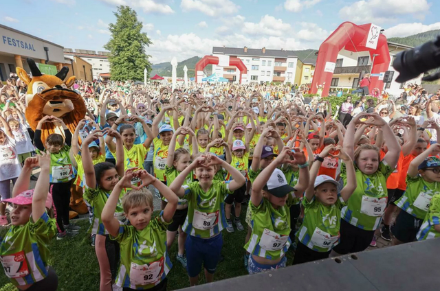 Schon am Vormittag gehen rund 2.000 Kinder aus dem ganzen Bezirk an den Start. | Foto: Herzlauf Steiermark