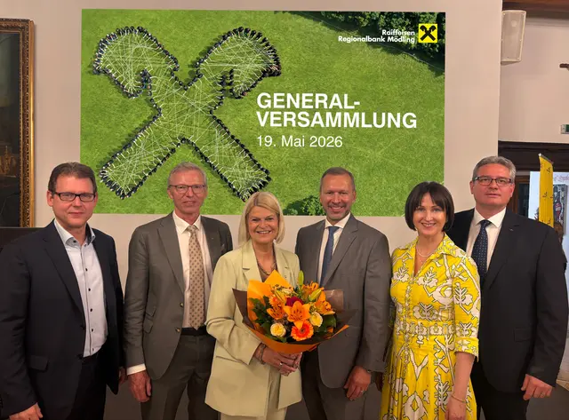v.l.n.r.: Aufsichtsratmitglied Manfred Kotlik, Obmann-Stv. Gerhard Kossina, Bundesministerin Klaudia Tanner , Obmann Peter Bubits, Geschäftsleiterin Sonja Laimer und Geschäftsleiter Thomas Schantz | Foto: RRB Mödling