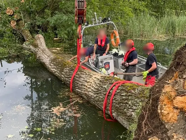 Zahlreiche Feuerwehren standen im Dauereinsatz. | Foto: Berufsfeuerwehr Klagenfurt am Wörthersee