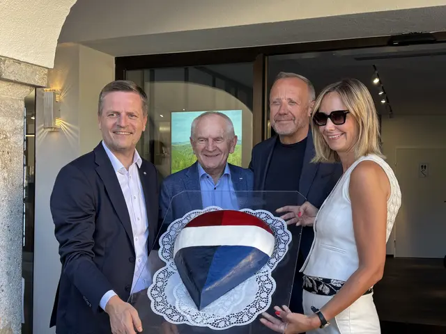 Remax Fit Schärding-Chefin Katrin Penninger freut sich über die gelungene Eröffnungsfeier. | Foto: Raphael Mühlbacher/MeinBezirk