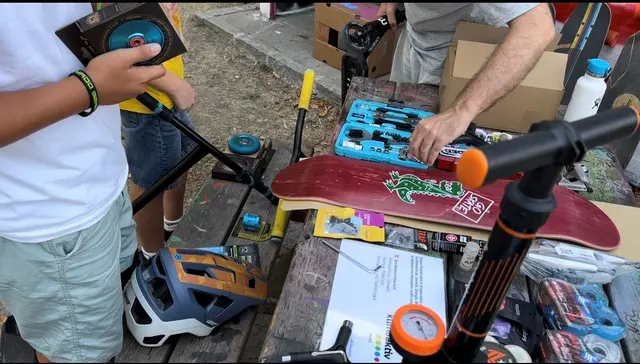 Reparieren, Optimieren und Designen - dies konnten Jugendliche und junge Erwachsene bei der PopUp-Werkstatt am 6. Juni beim Skaterpark. | Foto: GEH.BEAT