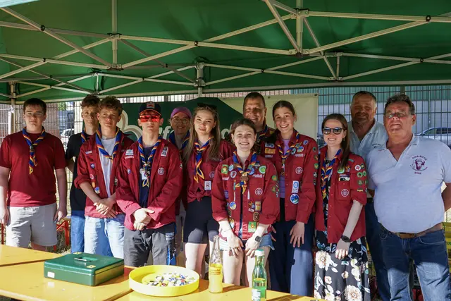 Mit kühlen Getränken wurden die Gäste von der Mattersburger Pfadfindergruppe. | Foto: Stadtgemeinde Mattersburg