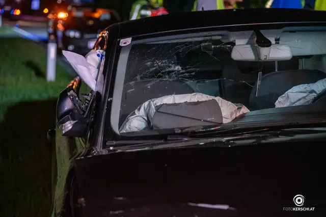 Das Fahrzeug wurde bei dem Zusammenstoß schwer beschädigt. | Foto: fotokerschi.at