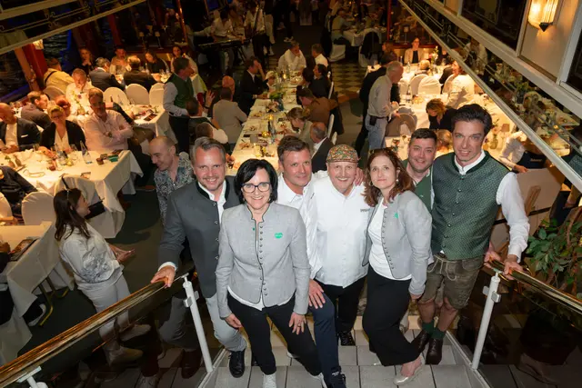 Vollmund auf der MS Riverstar: Michael Feiertag (Geschäftsführer Steiermark Tourisms)), Sylvia Loidolt (Vorsitzende Erlebnisregion Graz), Christof Widakovich, Johann Lafer, Susanne Haubenhofer (GF Erlebnisregion Graz), Mario Gruber & Thomas Brandner (Innoprojekt, v. l.))