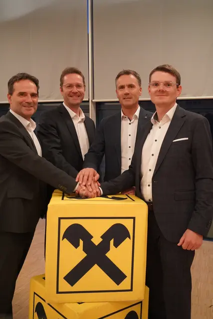 (v.l.n.r.): Vorstandsvorsitzender Mag. (FH) Andreas Wolf, LL.M. (RB TMW) Vorstandsvorsitzender-Stv. Mag. Dr. Mario Plattner (RB TMW) Vorstandsvorsitzender-Stv. Hubert Kuprian (RB TMW) Vorstandsvorsitzender Mag. (FH) Engelbert Fasser (RB E-L-B und designierter Vorstand der RB TMW)