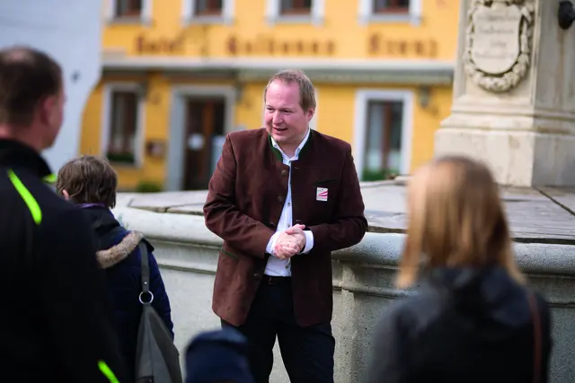 Oö. Austria Guides Sprecher Martin Luger macht Geschichte lebendig und gibt seine Erfahrung im WIFI-Lehrgang weiter.  | Foto: WKOÖ