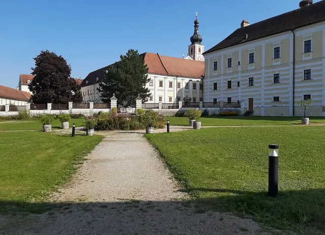 Im Stift Geras fand ein Teil des Geraser Quatember 2026 - eine Vortragsreihe - statt.