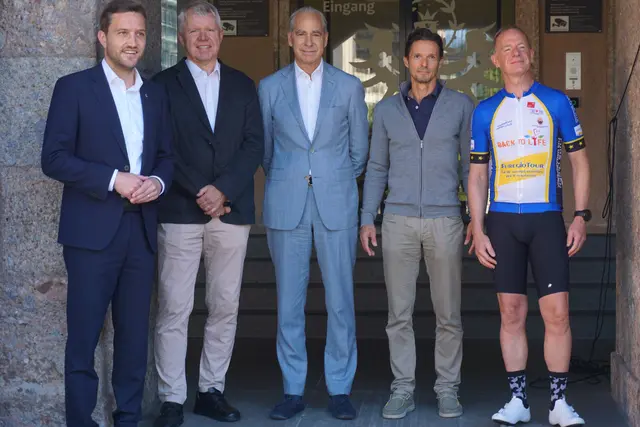 Dominik Mainusch (Landtagsvizepräsident), Gert Mayer (Rektor der Medizinischen Universität Innsbruck), Thomas Klestil (Medizinischer Geschäftsführer der tirol kliniken), Stefan Schneeberger (Direktor Universitätsklinik für Visceral-, Transplantations- und Thoraxchirurgie) und Stephan Eschertzhuber (Vorsitzender des österr. Transplant-Beirats) | Foto: MeinBezirk/Pali