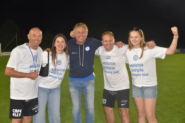 Meister-Familie: Trainer Sandor Homonnai, Alina Homonnai, Obmann Harald Schneller, Sportlicher Leiter Alexander Kelemen und Jana-Marie Weber-Kelemen | Foto: MeinBezirk/Michael Strini