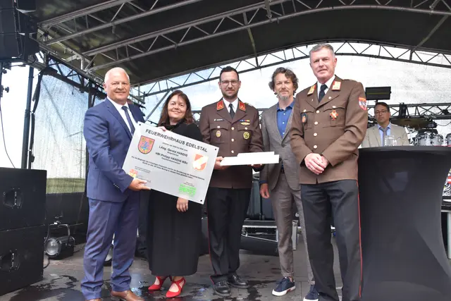 Edelstal feierte sein neues und hochmodernes Feuerwehrhaus