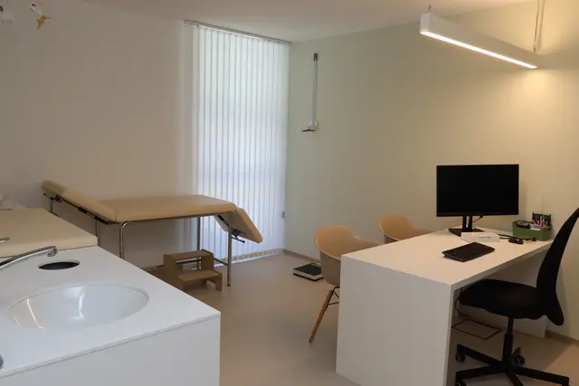 Medizin unter einem Dach: Kinderärzte, Internisten und Therapeut:innen im neuen Zentrum. | Foto: Kendlbacher