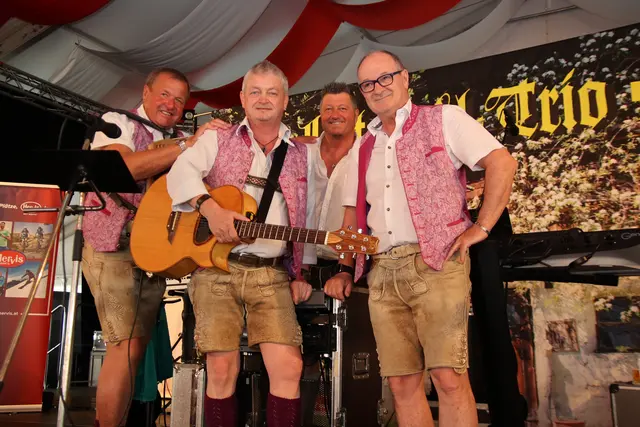 Laterndl Trio: Hias Wuppinger mit Hans Peter, Klaus und Willi (v. l.).