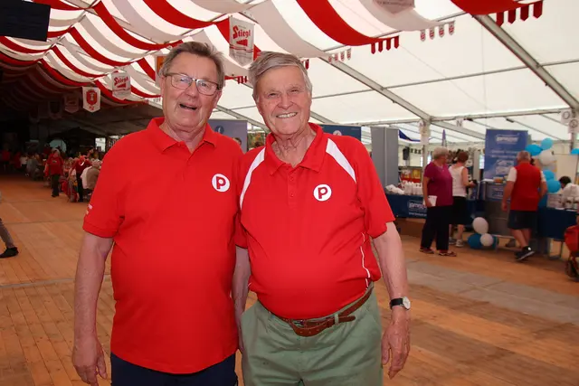 Bezirksobmann Peter Jägermüller und Herbert Hasleder.