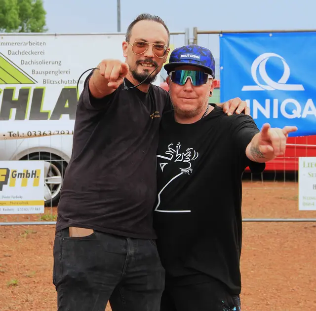 Daniel Radits - er war für den künstlerischen Part des 2. "Rock'n Riff" Festivals zuständig und ist mit vielen Top-Bands Österreichs bestens vernetzt - Michael Stumvoll organisierte als Obmann mit einem tollen Team des Goldfischvereins das Event in Markt Neuhodis. | Foto: Peter Seper