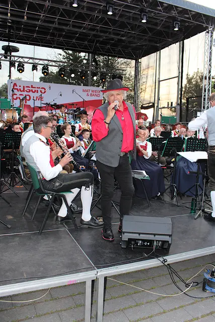 Musikapelle Lans lud zur Austropop-Zeitreise