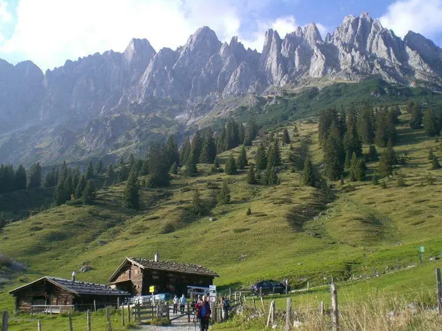 Mindestens drei Hüttenstempel in unserem Pass verewigen und mit etwas Glück gewinnen.  | Foto: Elisabeth Göllner-Kampel