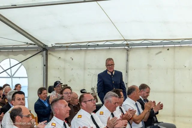 Vorstellung des Abt.Inspektors der Polizei von Leopoldsdorf. | Foto: cine-motion.at / R. Ivanek