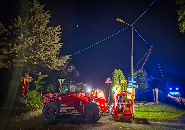 Der Teleskoplader der FF Mooskirchen war auch im Einsatz. | Foto: FF Mooskirchen