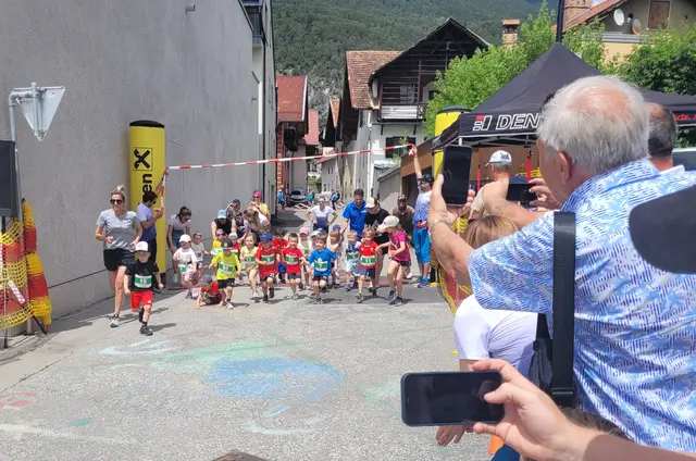 Auftakt zum Jubiläumsevent mit den Kindern U6 | Foto: Kraiser Peter