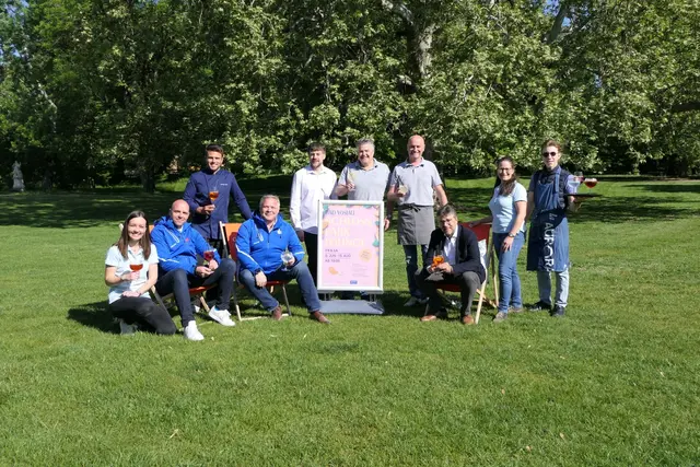 Stehend v.l.n.r.: Florian Redl (Genuss in Perfektion), Stadtrat Markus Wertek, Björn Bannert und Wolfgang Schrahböck (Harzberg Buam), Joelle Kußnow (Leitung Stadtmarketing), Benedikt Betas (Da Aurora), Sitzend v.l.n.r.: Kerstin Preiß (Stadtmarketing), Siegfried Feil und Christian Degelsegger (Sparkasse), Bgm. Christian Flammer. | Foto: SGBV