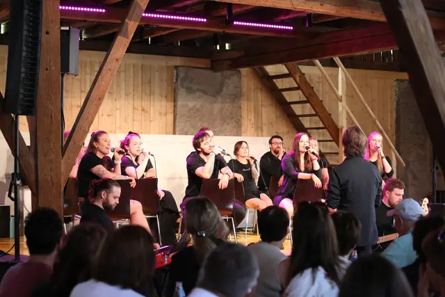 Volles Haus für Marc Hess und d’accord im Kulturstadel