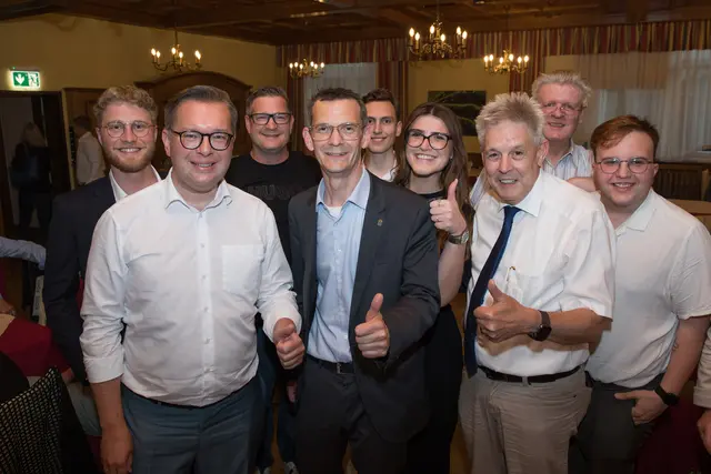 Die ÖVP feierte ihren Peter Teix. | Foto: Eva R.