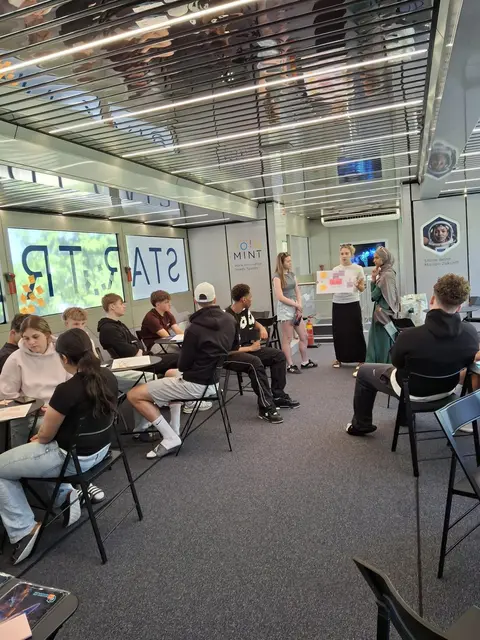 Im Zuge von Workshops erhielten die Schülerinnen und Schüler spannende Einblicke in innovative Technologien.