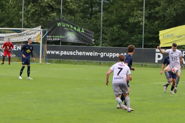 Das Geschehen spielte sich sehr oft in der Abwehrhälfte der Stainzer ab | Foto: Gerhard Langmann