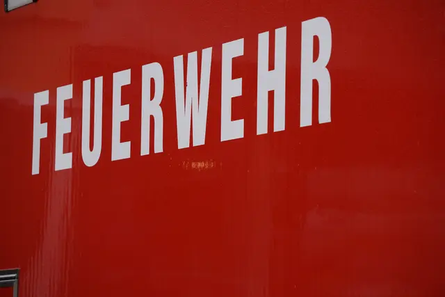 Unterhalb des Spieljochs geriet ein Teil eines Latschenwaldes in Brand. Mehrere Feuerwehren konnten die Flammen auf rund 100 Quadratmetern eindämmen und löschen. | Foto: Symbolbild: MeinBezirk/sprenger