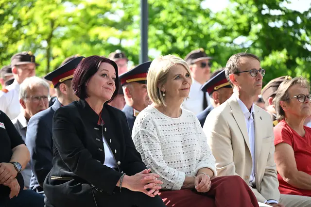 Zahlreiche Ehrengäste und Abordnungen nahmen an der Segnung teil. | Foto: FF Reutte