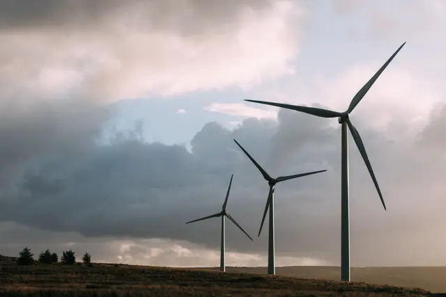 Windkraft Simonsfeld erzeugt Öko-Strom für 163.000 Haushalte