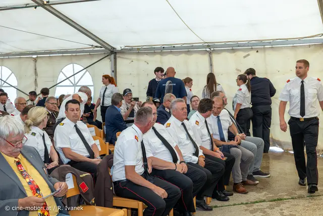 1. Reihe bildete Bürgermeister Michael Lippl mit den Bezirks- und Landeskommandanten und Otto Auer als Landtagsabgeordneter. | Foto: cine-motion.at / R. Ivanek