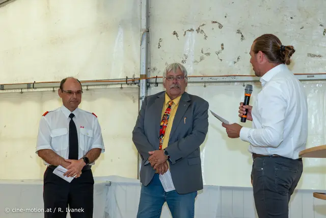 Fragenstellung an den Bürgermeister Michael Lippl über die Bedeutung der FF für die Gemeinde. | Foto: cine-motion.at / R. Ivanek