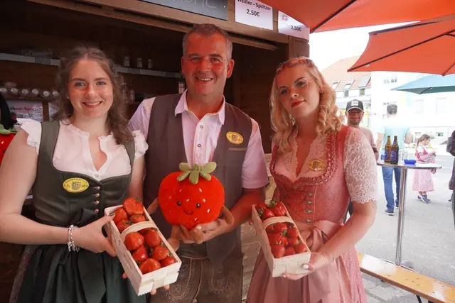 Ines Gebhardt ist die neue Erdbeerkönigin – so war das Fest