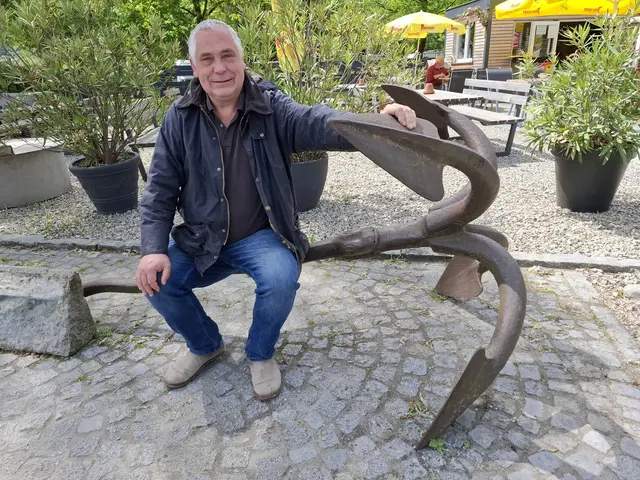 Karl Hohensinner setzt sich für eine Versicherung des Greiner Schlangenankers ein.  | Foto: Robert Zinterhof
