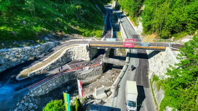 40-Tonnen-Brücke: Hier überquert der Radweg die Landesstraße Wildschönau. | Foto: Toni Silberberger